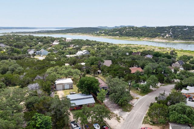 1070 TIMBERLANE DR, Canyon Lake, TX 78133