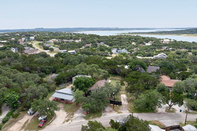 1070 TIMBERLANE DR, Canyon Lake, TX 78133