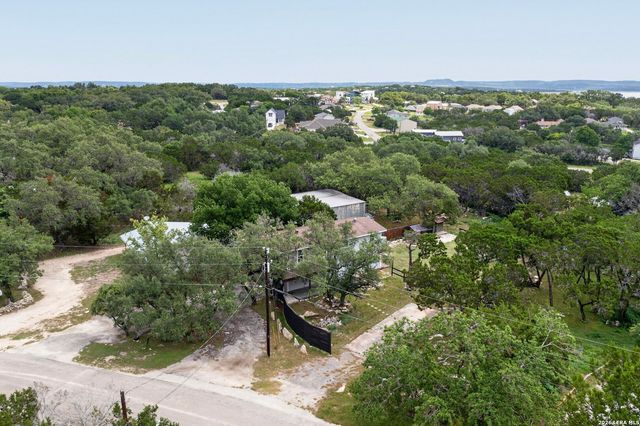 1070 TIMBERLANE DR, Canyon Lake, TX 78133