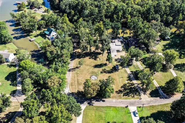 26 Lake View Drive, Huntsville, TX 77320