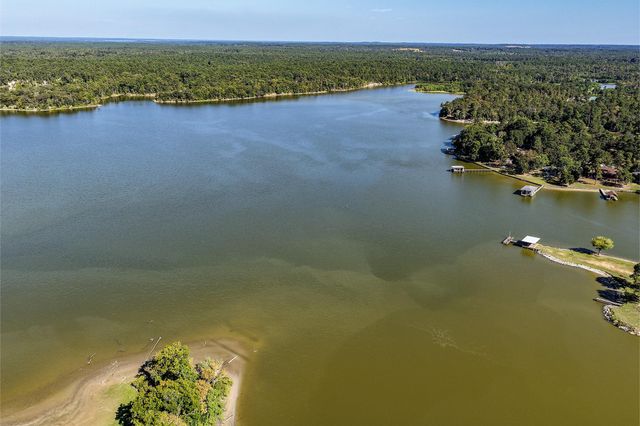 26 Lake View Drive, Huntsville, TX 77320