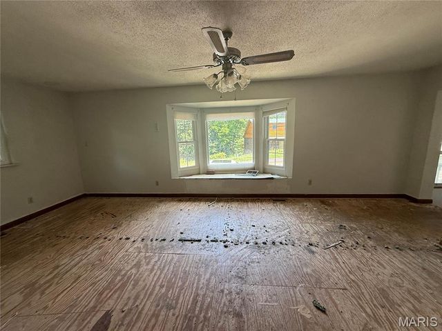 6230 Antire Road, High Ridge, MO 63049