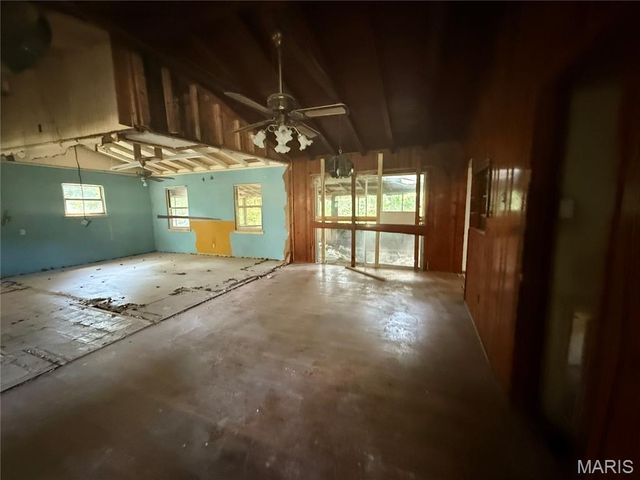 6230 Antire Road, High Ridge, MO 63049