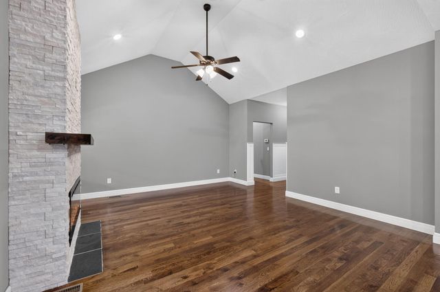 831 N Grapevine Road, Springfield, MO 65802