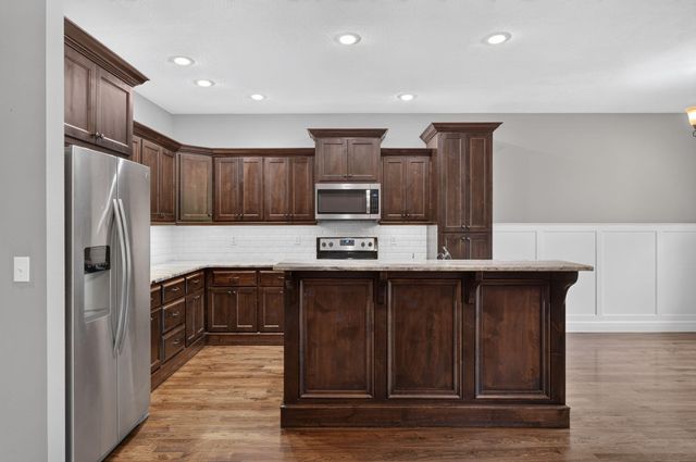 831 N Grapevine Road, Springfield, MO 65802