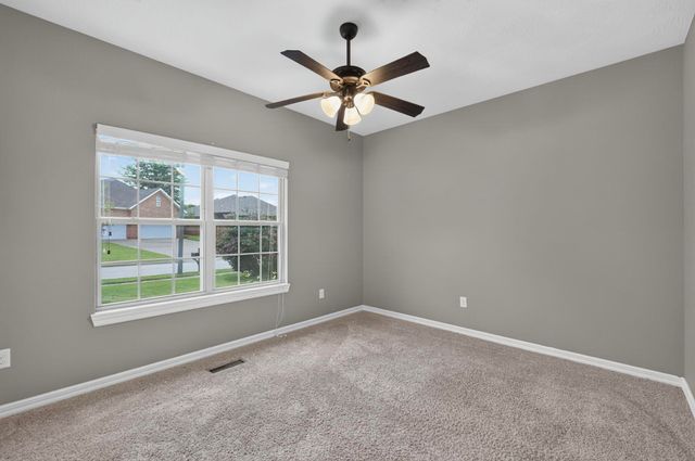 831 N Grapevine Road, Springfield, MO 65802