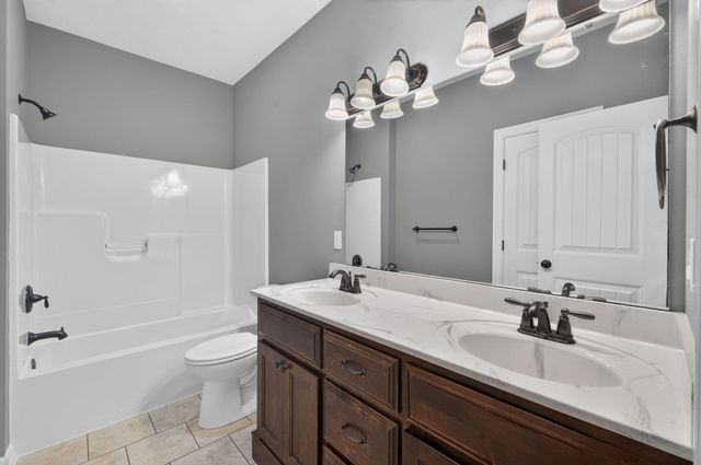 831 N Grapevine Road, Springfield, MO 65802