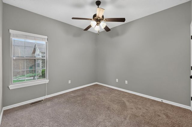 831 N Grapevine Road, Springfield, MO 65802