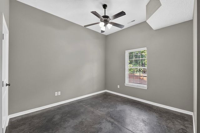 831 N Grapevine Road, Springfield, MO 65802