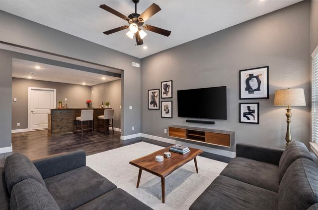 831 N Grapevine Road, Springfield, MO 65802
