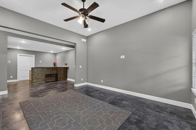831 N Grapevine Road, Springfield, MO 65802