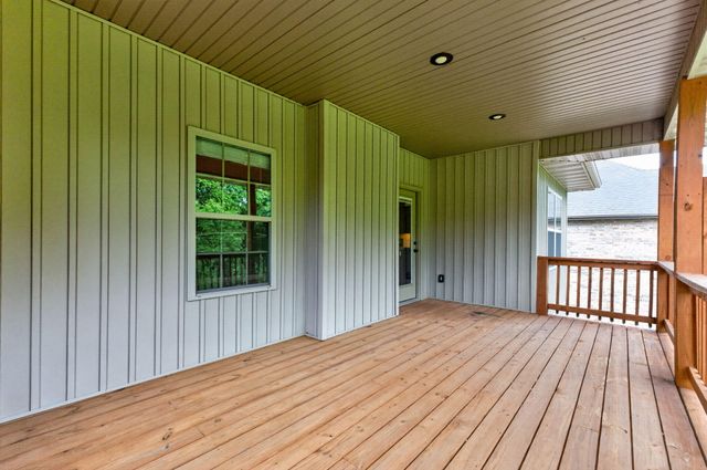 831 N Grapevine Road, Springfield, MO 65802