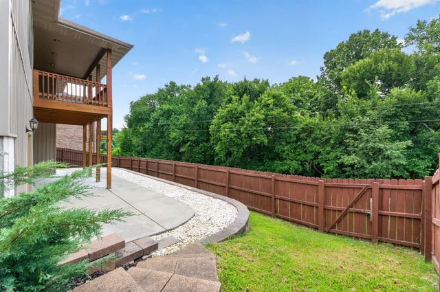 831 N Grapevine Road, Springfield, MO 65802