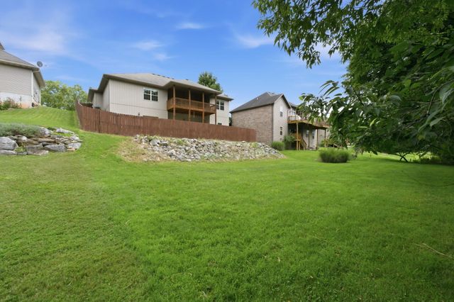 831 N Grapevine Road, Springfield, MO 65802