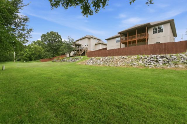 831 N Grapevine Road, Springfield, MO 65802