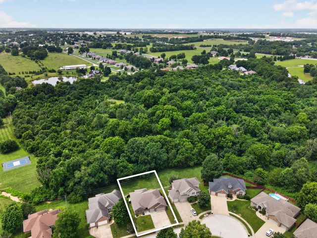 831 N Grapevine Road, Springfield, MO 65802