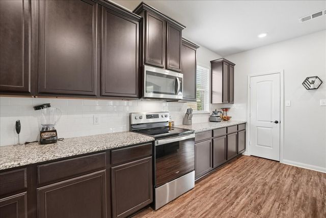 717 Milas Lane, Glenn Heights, TX 75154