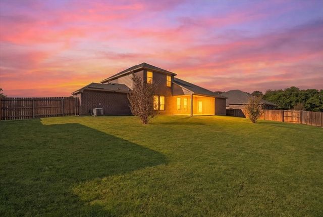 717 Milas Lane, Glenn Heights, TX 75154