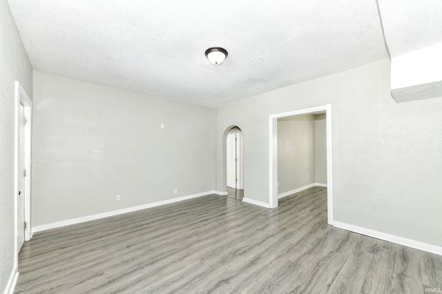 2336 N B Street, Elwood, IN 46036