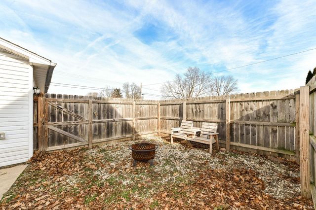 2336 N B Street, Elwood, IN 46036