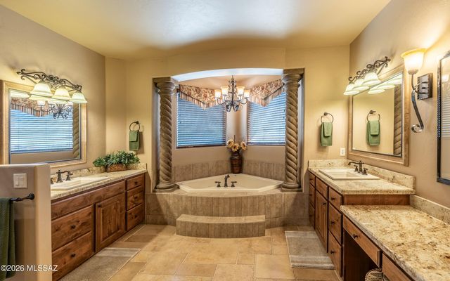 13714 N Nesting Quail Place, Marana, AZ 85658