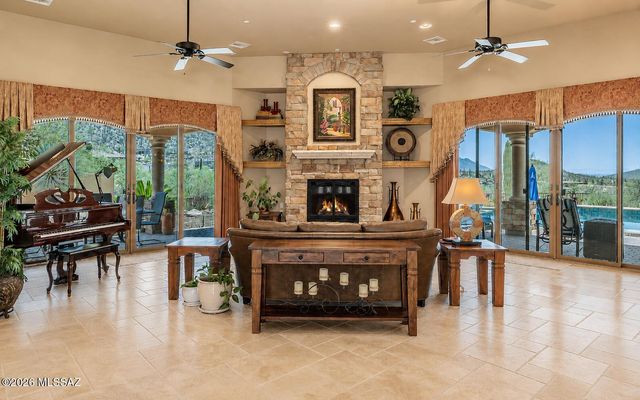 13714 N Nesting Quail Place, Marana, AZ 85658