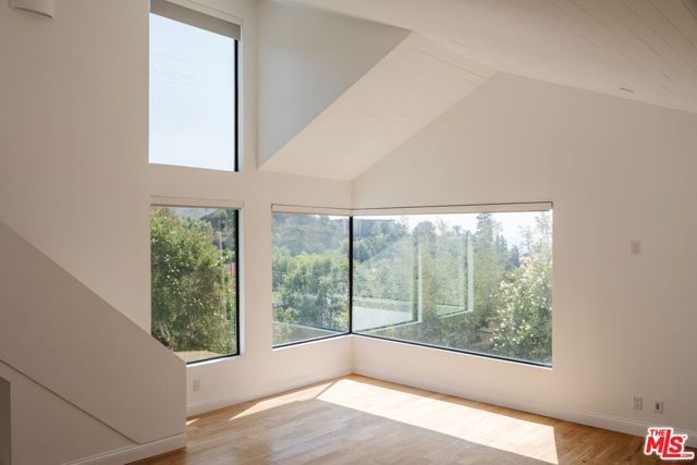 1355 Bobolink Place, Los Angeles, CA 90069