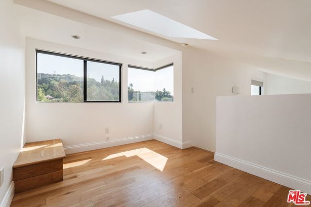 1355 Bobolink Place, Los Angeles, CA 90069