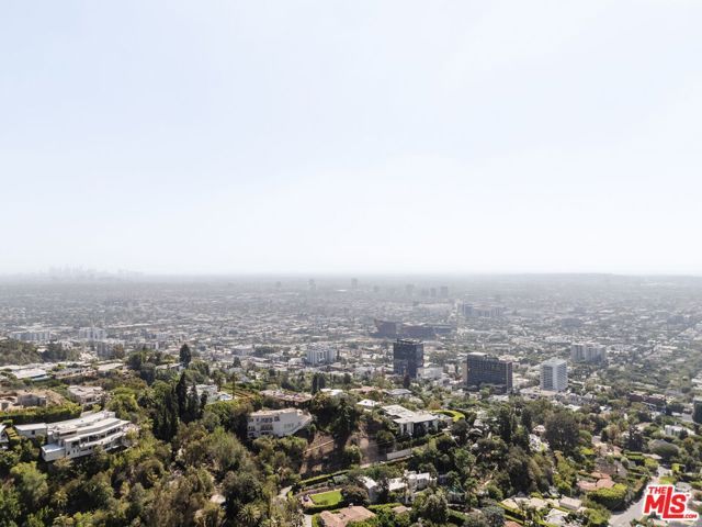1355 Bobolink Place, Los Angeles, CA 90069