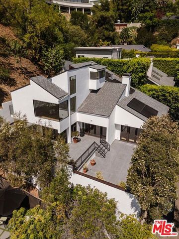 1355 Bobolink Place, Los Angeles, CA 90069