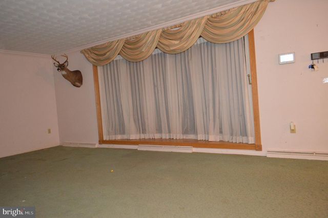 6605 WOODLAND DR, Spring Grove, PA 17362