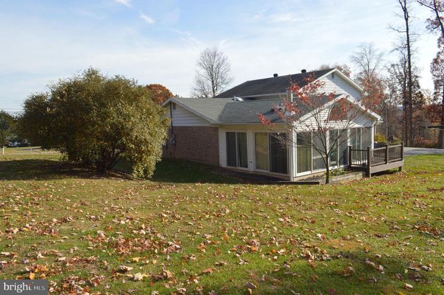 6605 WOODLAND DR, Spring Grove, PA 17362