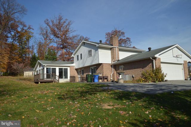 6605 WOODLAND DR, Spring Grove, PA 17362