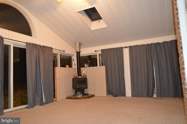 6605 WOODLAND DR, Spring Grove, PA 17362