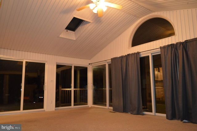 6605 WOODLAND DR, Spring Grove, PA 17362