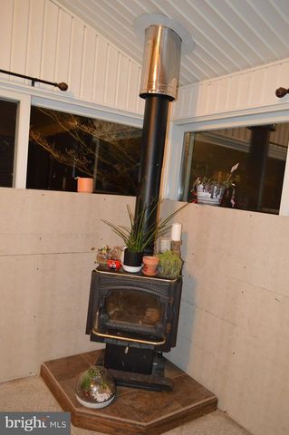 6605 WOODLAND DR, Spring Grove, PA 17362