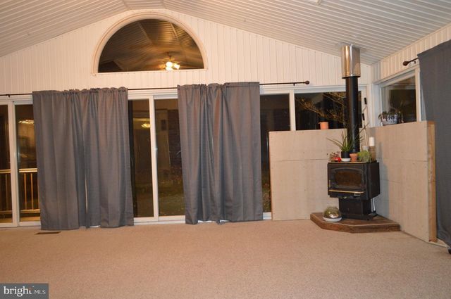 6605 WOODLAND DR, Spring Grove, PA 17362