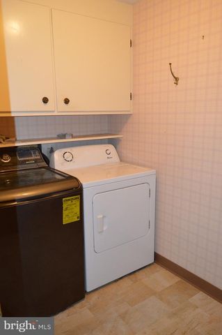 6605 WOODLAND DR, Spring Grove, PA 17362