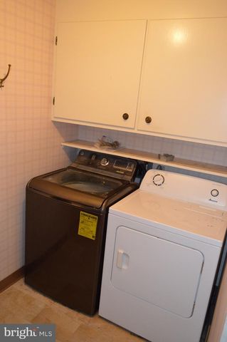 6605 WOODLAND DR, Spring Grove, PA 17362