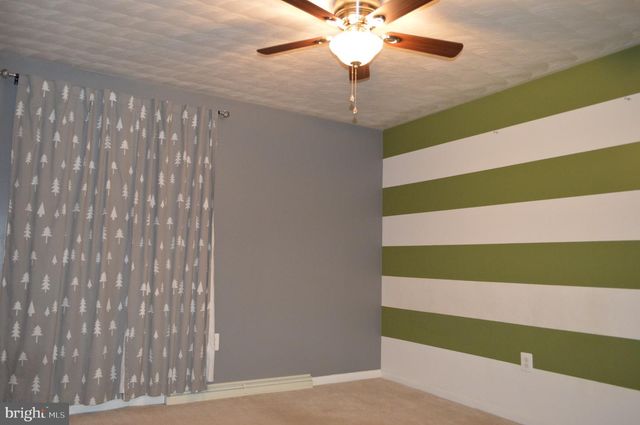 6605 WOODLAND DR, Spring Grove, PA 17362