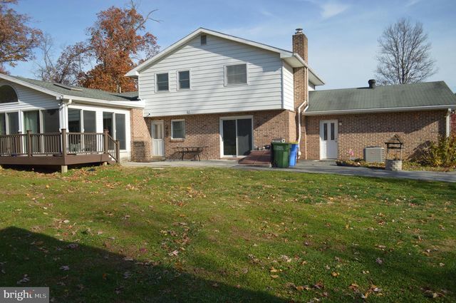 6605 WOODLAND DR, Spring Grove, PA 17362