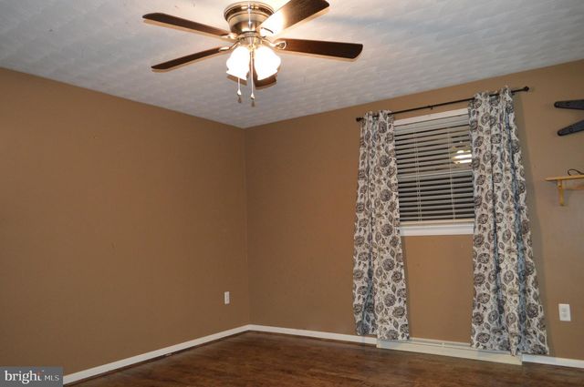 6605 WOODLAND DR, Spring Grove, PA 17362