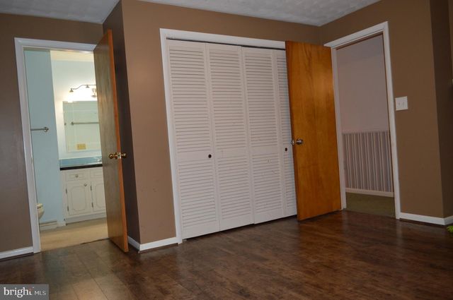 6605 WOODLAND DR, Spring Grove, PA 17362