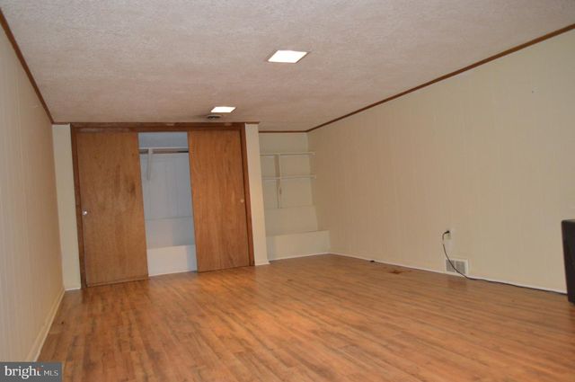 6605 WOODLAND DR, Spring Grove, PA 17362