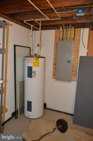 6605 WOODLAND DR, Spring Grove, PA 17362