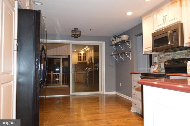 6605 WOODLAND DR, Spring Grove, PA 17362