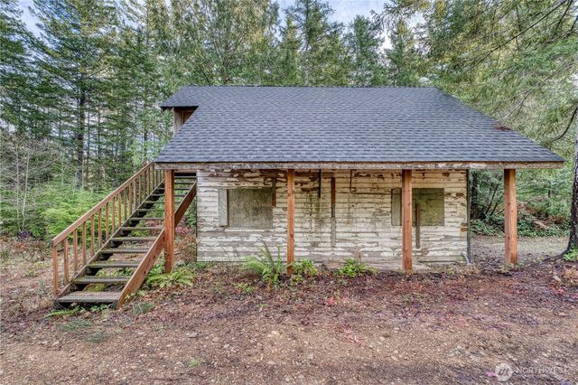 670 NW Mallard Lane, Seabeck, WA 98380