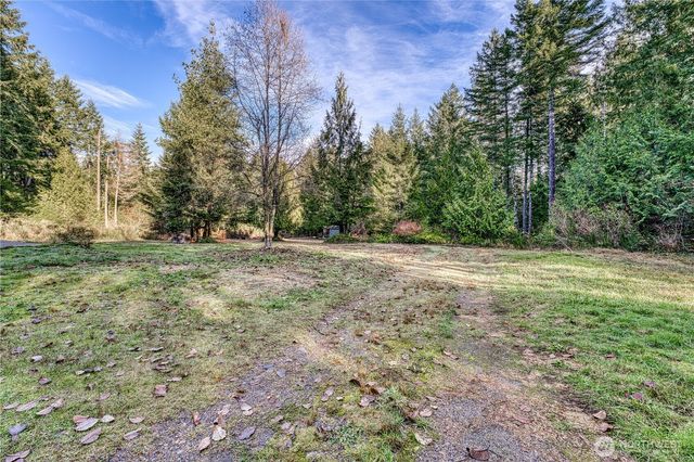 670 NW Mallard Lane, Seabeck, WA 98380