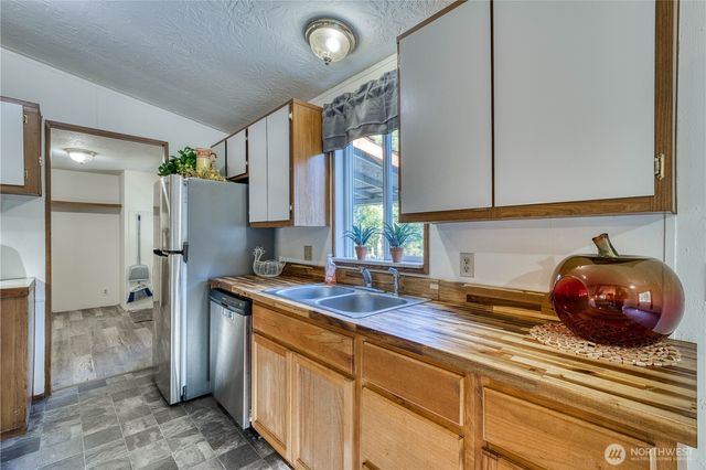 670 NW Mallard Lane, Seabeck, WA 98380