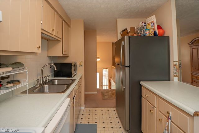 1744 Oak Trail Street NE, Massillon, OH 44646